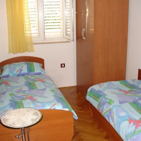 Apartman Neda I Sime *