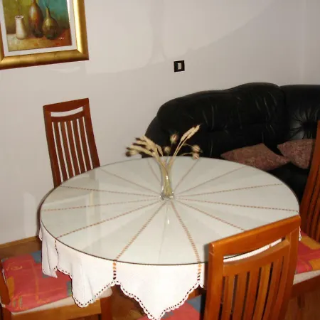 Neda I Sime Apartman *